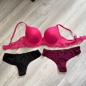 Carisma push up bra  38. D and 2 pair thongs large